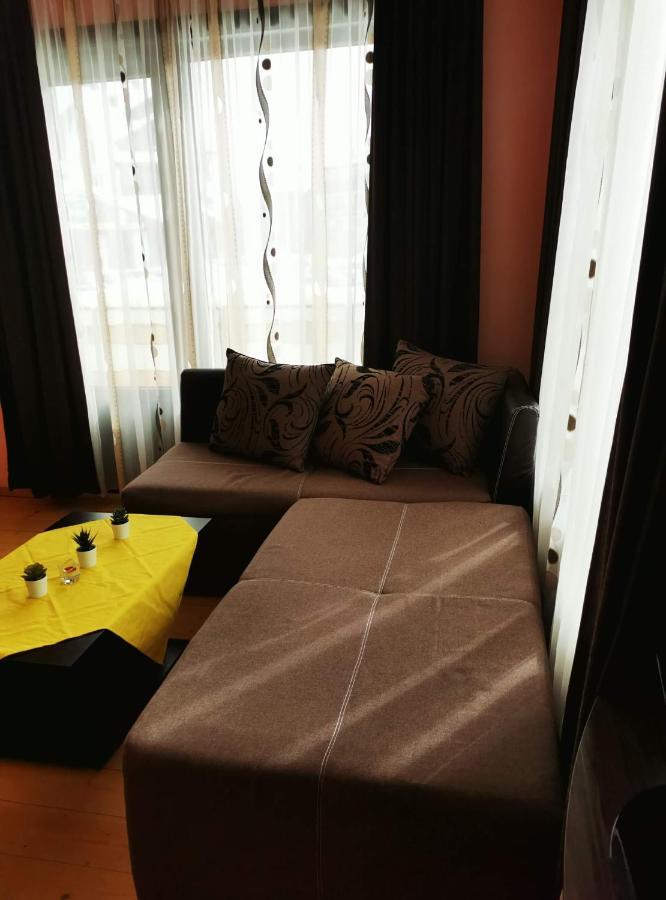 Apartments Black Horse パンポロボ エクステリア 写真
